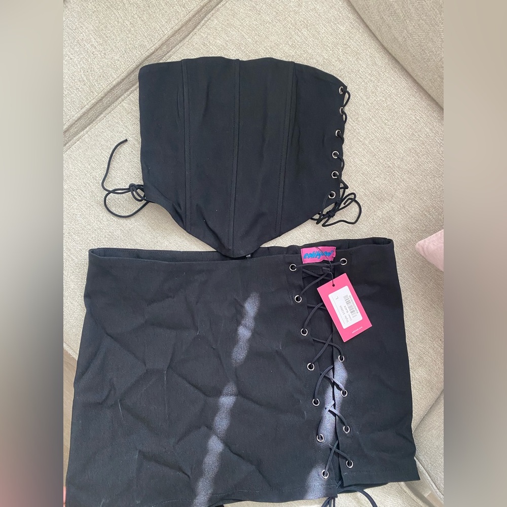 Two piece black strapless set from Edikted